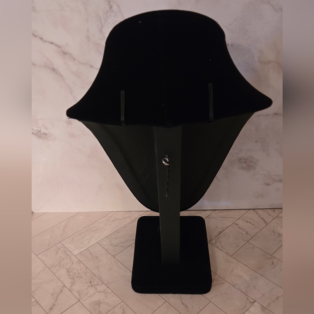 NEW BLACK NECKLACE DISPLAY IN BOX - Picture 2 of 2